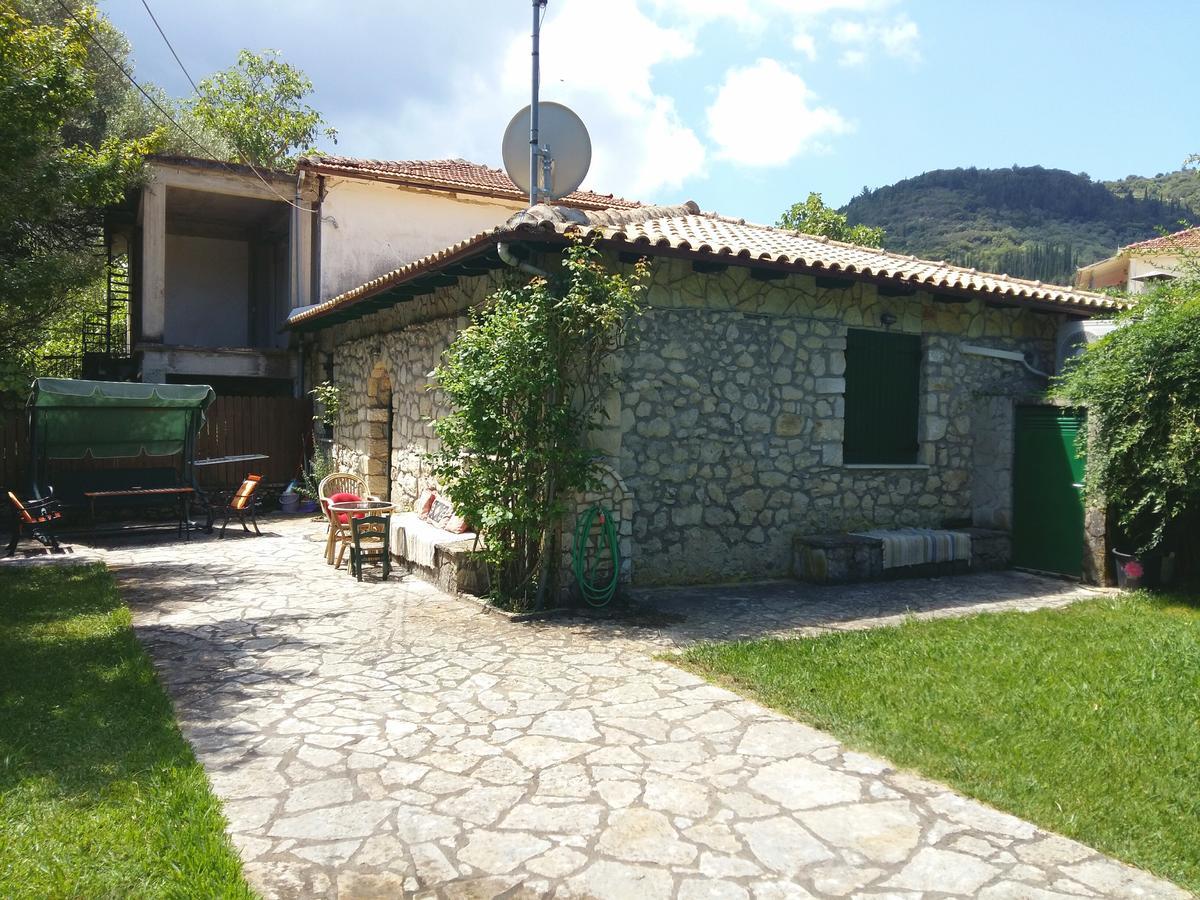 Villa Frias Asprogerakata Exterior photo